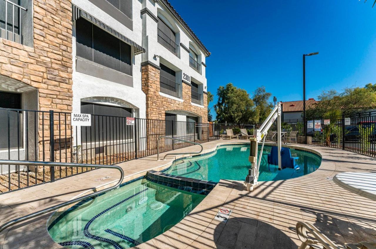 Metro Tempe Apartments Studio W Two King Beds Exterior photo